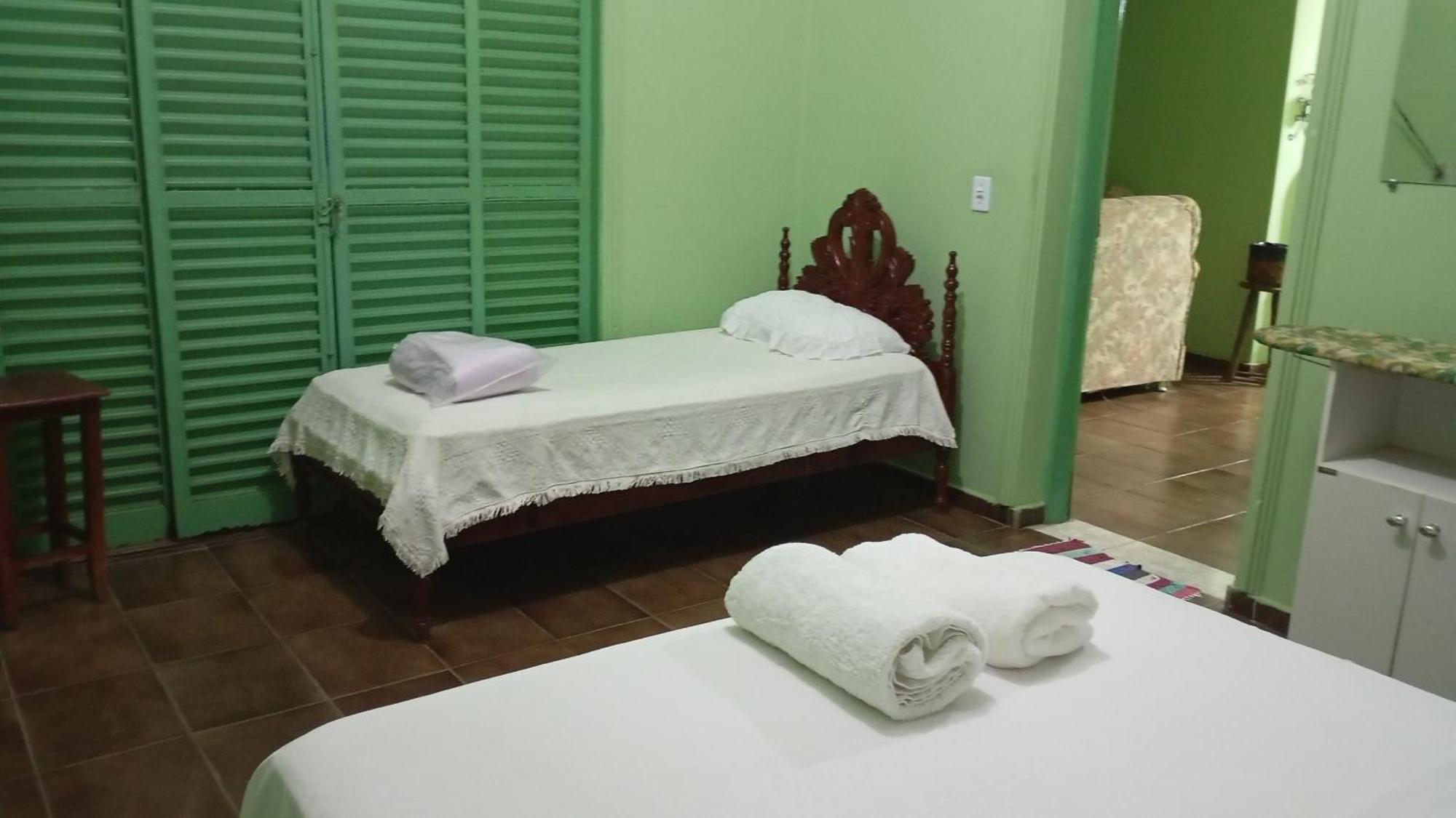 Hospedagem Casa Da Waldir, Quarto Suite 01 Гояс Экстерьер фото